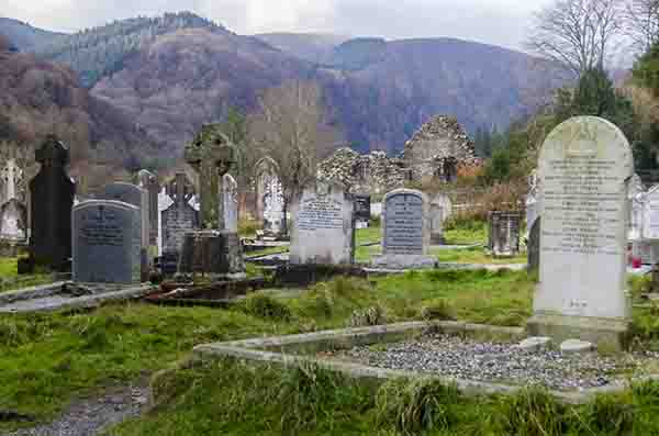 143 - Irlanda - Glendalough - Ciudad Monastica - cementerio